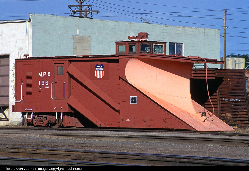 MP X186, Russell Snow Plow, at UP's Yard